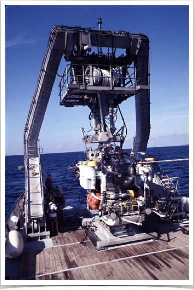 Preparing launch of submersible Johnson-Sea-Link II
