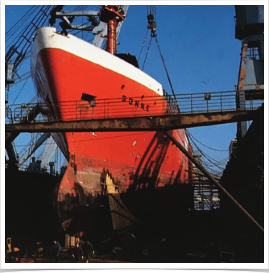 FS SONNE in dry dock in Bremerhaven, Germany - in preparation for reconstruction and lengthening.
