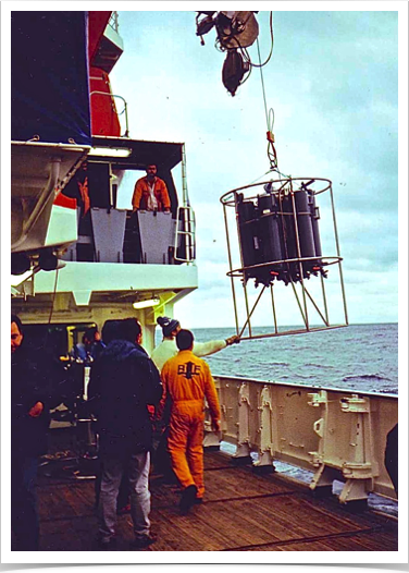 Water sampling rosette