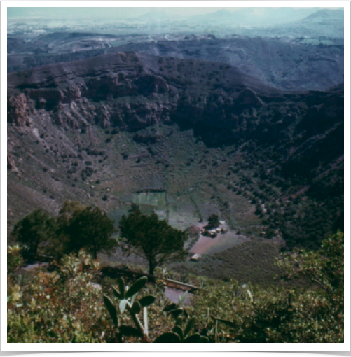 Caldera de Bandama, a volcanic crater 569 m above sea level - contains volcanic ash, and endemic botanic species. Caldera de Bandama, a volcanic crater 569 m above sea level - contains volcanic ash, and endemic botanic species.