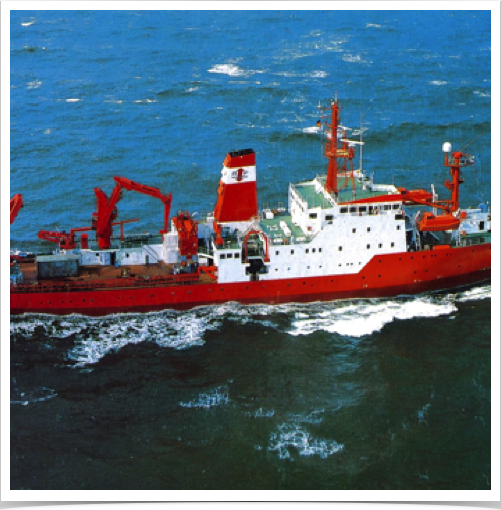 FS SONNE in Central Atlantic.
FS SONNE in Central Atlantic.