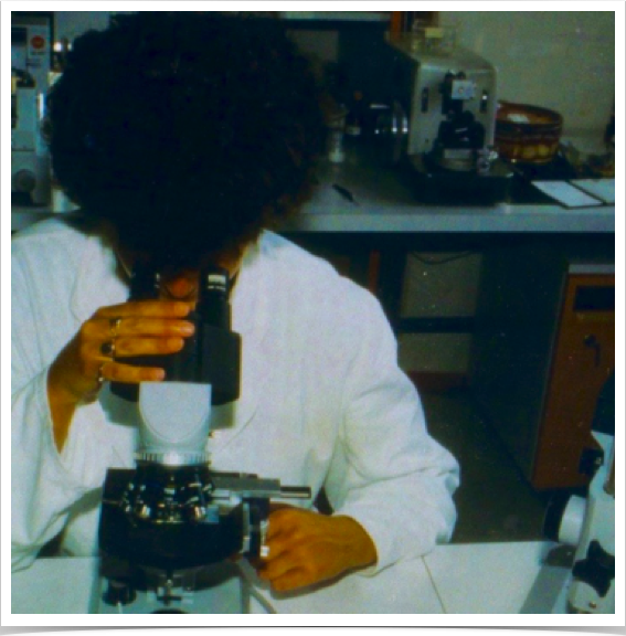 Dr. Alshuth analyzing larval spiny lobster stages and documenting larval growth.